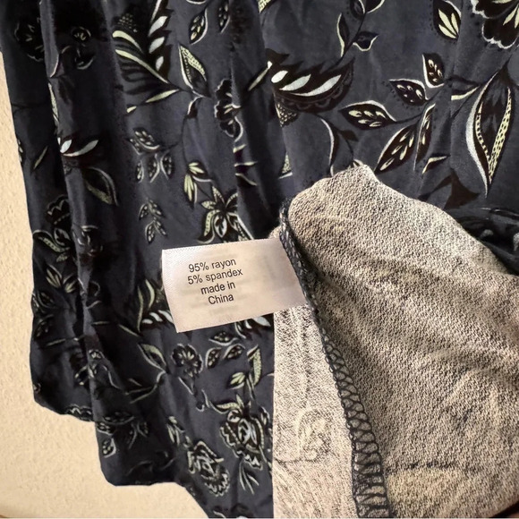 Lane Bryant Plus Size Floral Sweetheart Neck Tunic Tee 22/24 Casual Chic - Picture 6 of 11